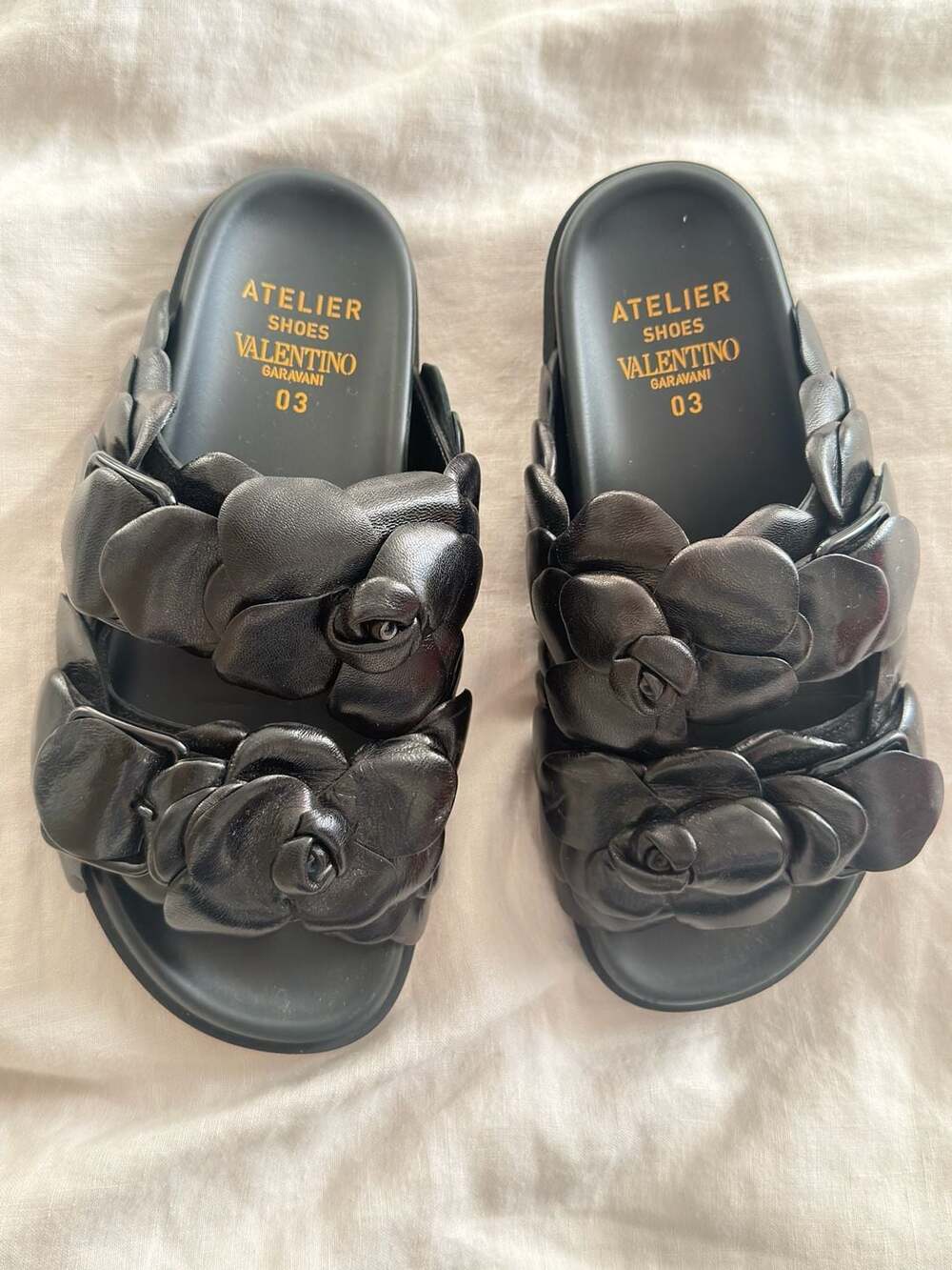 Valentino Garavani Atelier 03 Rose Edition Black Leather Slide Sandals - Picture 4 of 4
